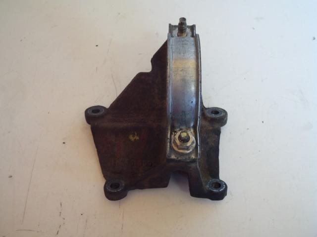 bontott FORD FOCUS I Bal hátsó Féltengely Tartó