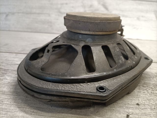 bontott FORD FOCUS I Bal hátsó Hangszóró