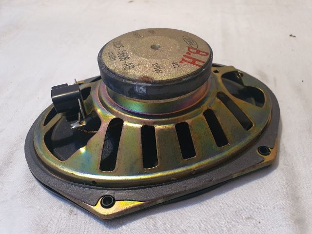 bontott FORD FOCUS I Bal hátsó Hangszóró