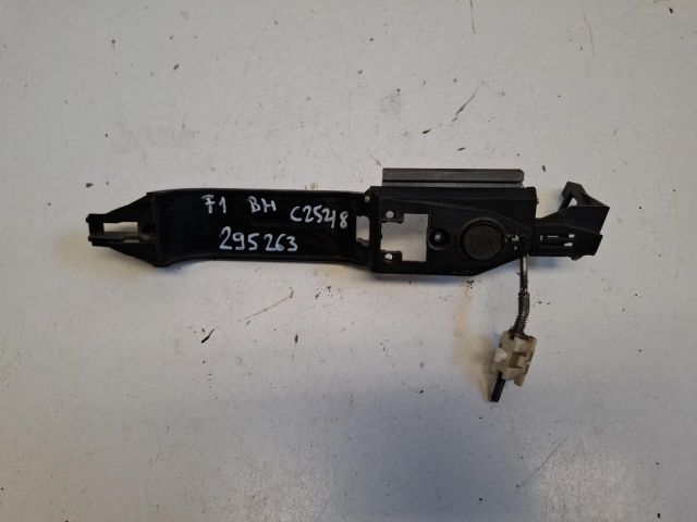 bontott FORD FOCUS I Bal hátsó Külső Kilincsfészek