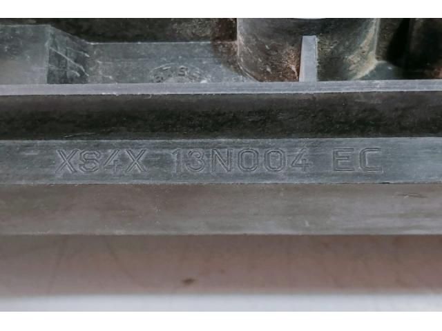 bontott FORD FOCUS I Bal Hátsó Lámpa Foglalat