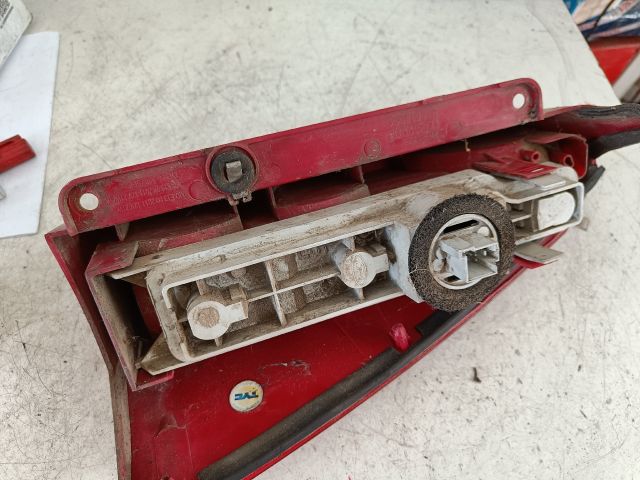 bontott FORD FOCUS I Bal Hátsó Lámpa