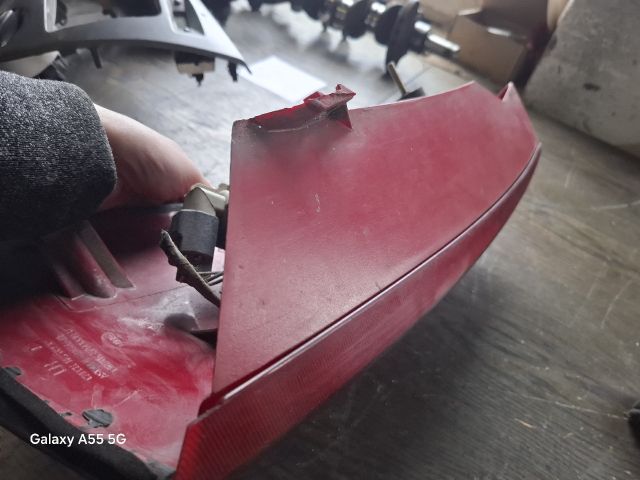 bontott FORD FOCUS I Bal Hátsó Lámpa