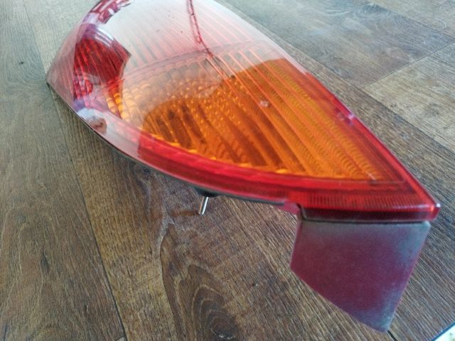 bontott FORD FOCUS I Bal Hátsó Lámpa