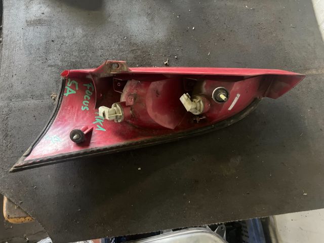 bontott FORD FOCUS I Bal Hátsó Lámpa