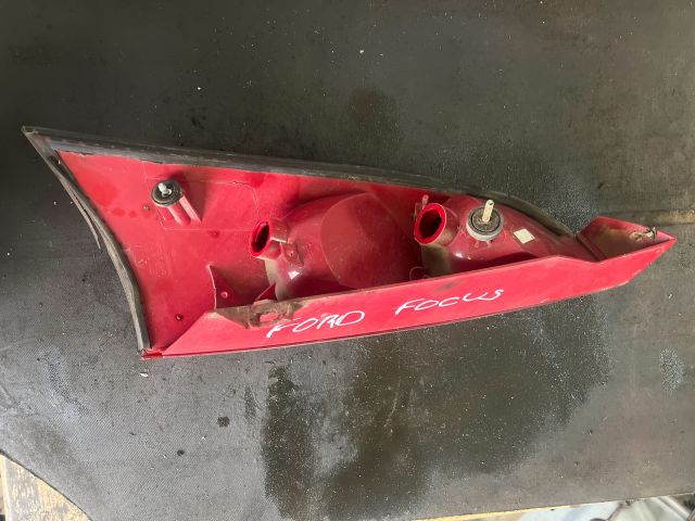 bontott FORD FOCUS I Bal Hátsó Lámpa