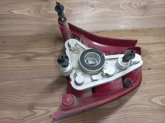 bontott FORD FOCUS I Bal Hátsó Lámpa