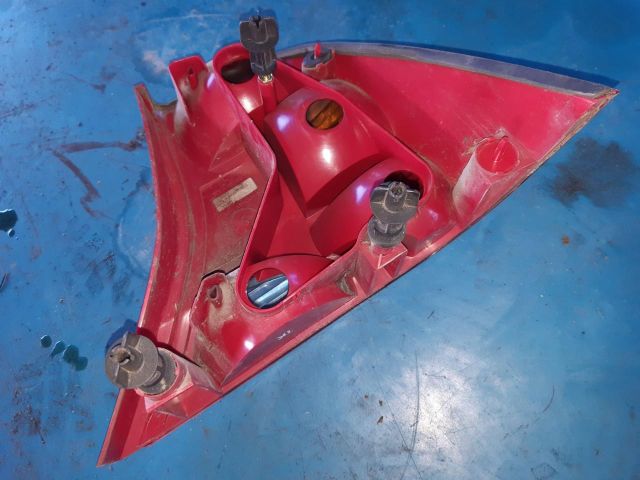 bontott FORD FOCUS I Bal hátsó Lámpabúra