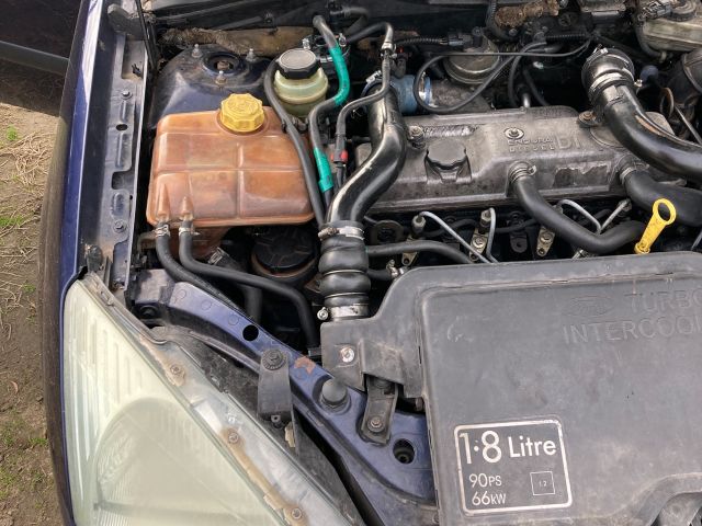 bontott FORD FOCUS I Bal hátsó Vízlehúzó Gumicsík