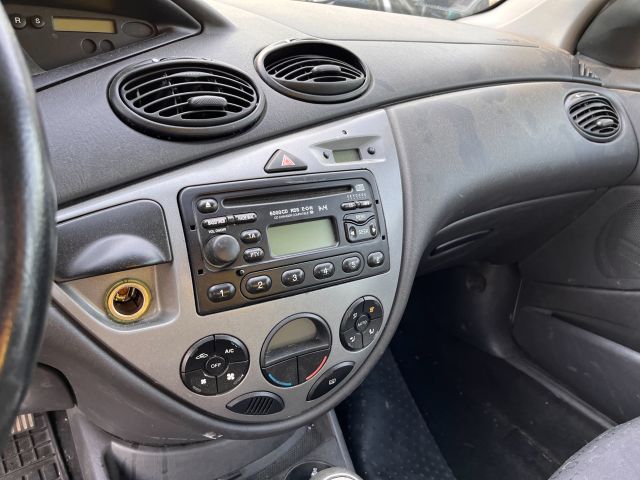 bontott FORD FOCUS I Bal hátsó Zsanér