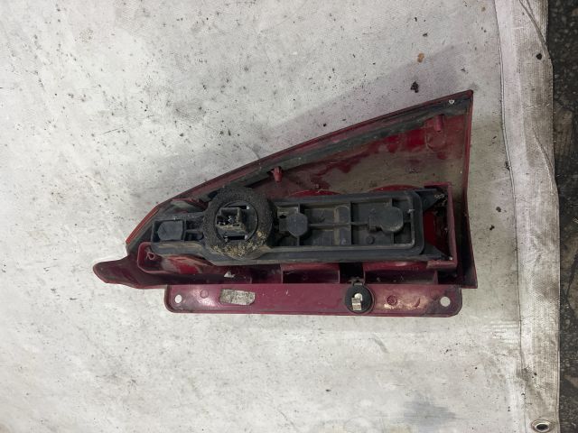 bontott FORD FOCUS I Bal Külső Hátsó Lámpa