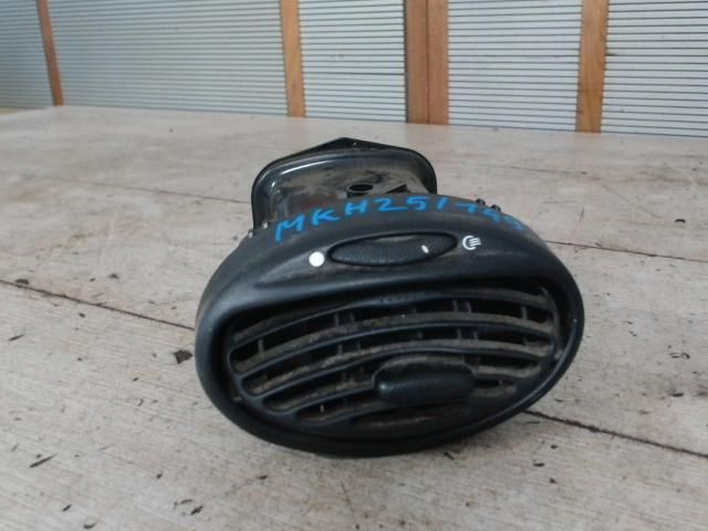 bontott FORD FOCUS I Bal Szellőző