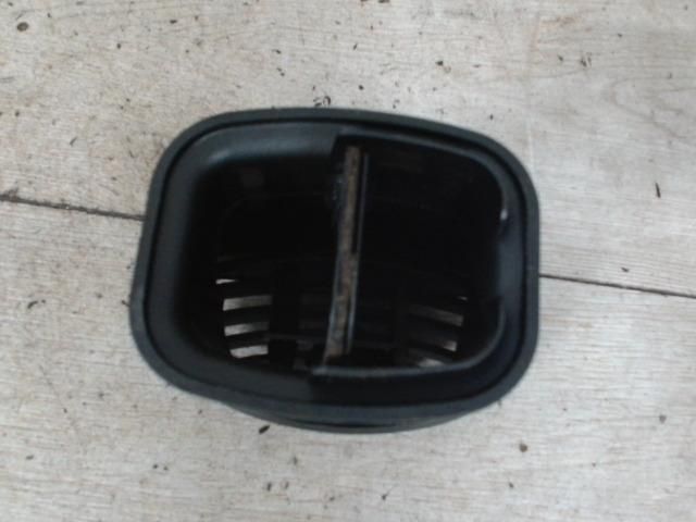 bontott FORD FOCUS I Bal Szellőző