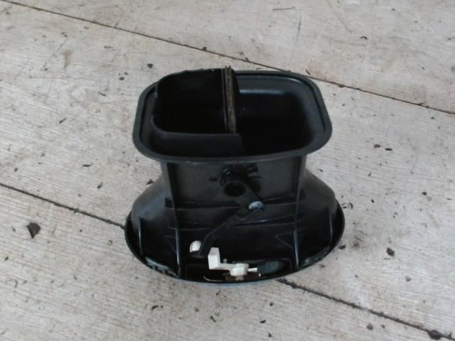 bontott FORD FOCUS I Bal Szellőző