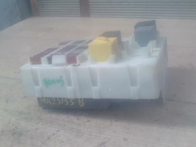 bontott FORD FOCUS I Biztosítéktábla Utastér