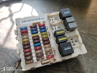 bontott FORD FOCUS I Biztosítéktábla Utastér