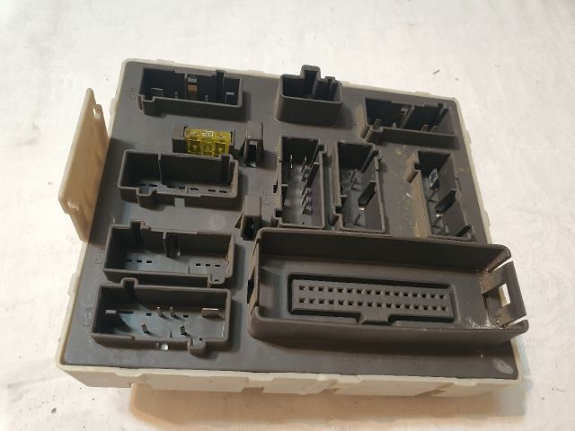 bontott FORD FOCUS I Biztosítéktábla Utastér