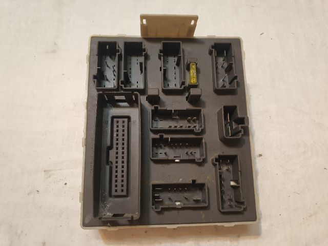 bontott FORD FOCUS I Biztosítéktábla Utastér