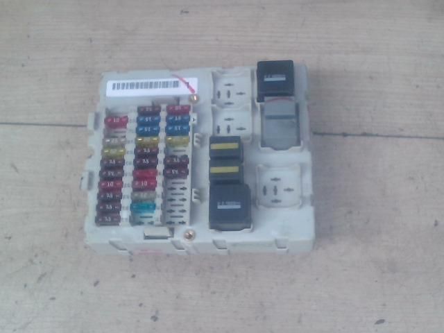 bontott FORD FOCUS I Biztosítéktábla Utastér