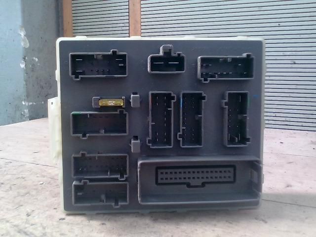 bontott FORD FOCUS I Biztosítéktábla Utastér