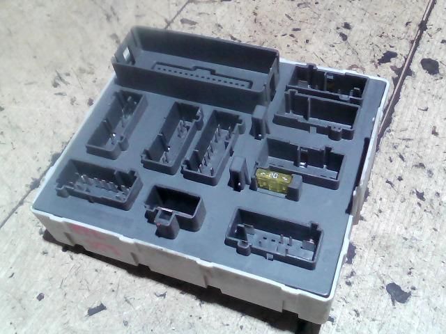 bontott FORD FOCUS I Biztosítéktábla Utastér