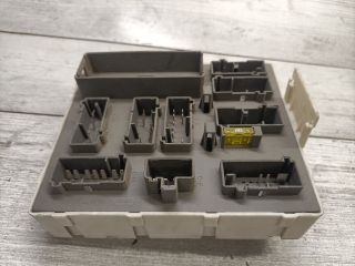 bontott FORD FOCUS I Biztosítéktábla Utastér