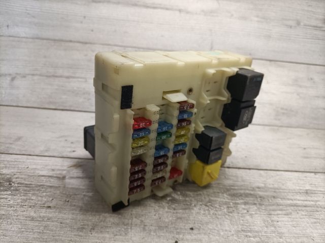 bontott FORD FOCUS I Biztosítéktábla Utastér