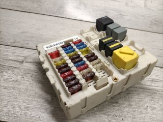 bontott FORD FOCUS I Biztosítéktábla Utastér