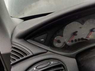 bontott FORD FOCUS I Csomagtér Nyitó Kar / Gomb