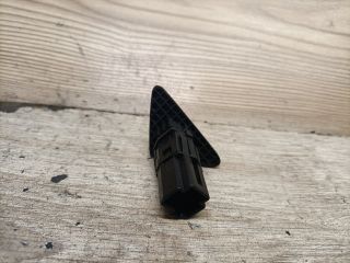 bontott FORD FOCUS I Csomagtér Nyitó Kar / Gomb