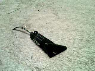 bontott FORD FOCUS I Csomagtér Nyitó Kar / Gomb