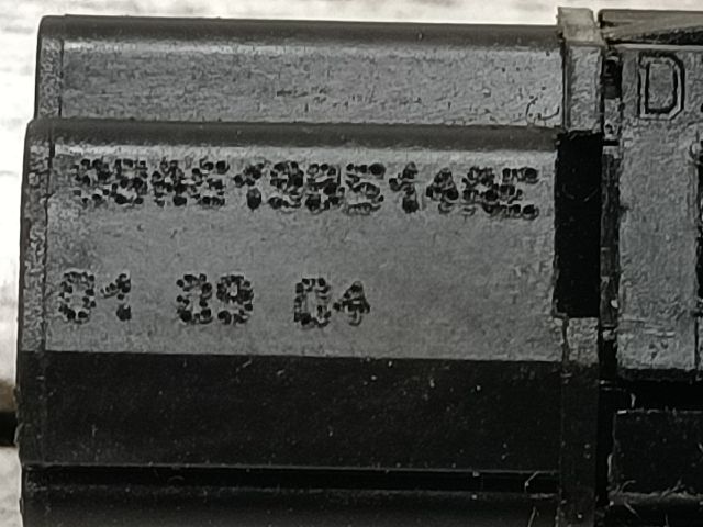 bontott FORD FOCUS I Csomagtér Nyitó Kar / Gomb