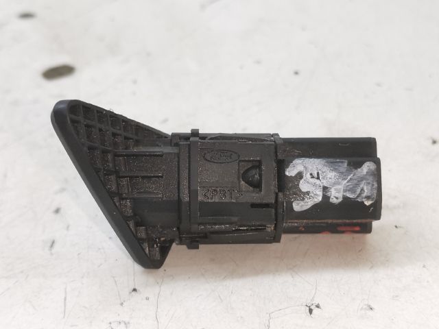 bontott FORD FOCUS I Csomagtér Nyitó Kar / Gomb