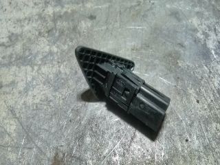 bontott FORD FOCUS I Csomagtér Nyitó Kar / Gomb