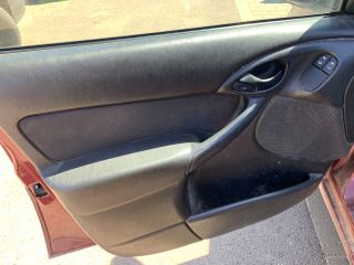 bontott FORD FOCUS I Csomagtér Roló