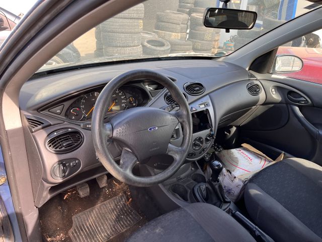 bontott FORD FOCUS I Csomagtér Roló