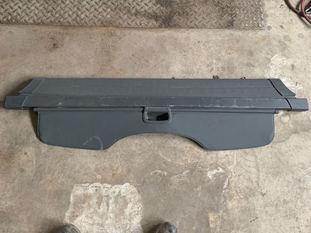 bontott FORD FOCUS I Csomagtér Roló