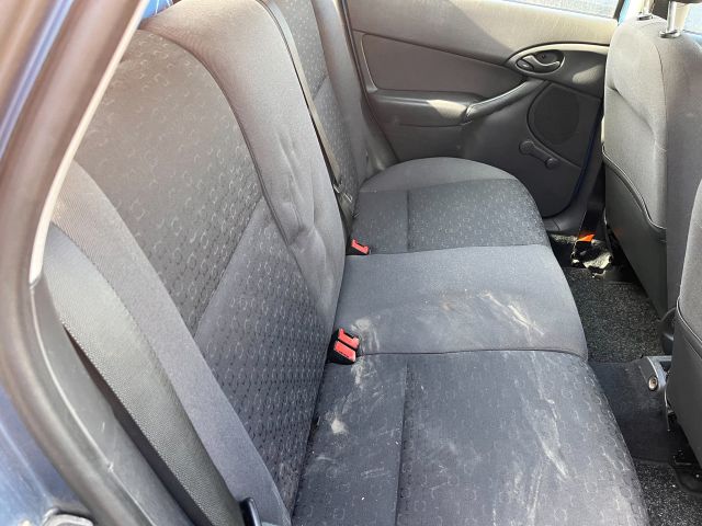 bontott FORD FOCUS I Csomagtér Roló