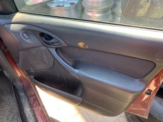 bontott FORD FOCUS I Csomagtér Roló