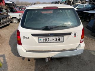 bontott FORD FOCUS I Csomagtérajtó Burkolat Alsó