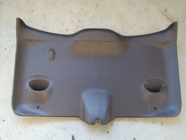 bontott FORD FOCUS I Csomagtérajtó Burkolat Alsó