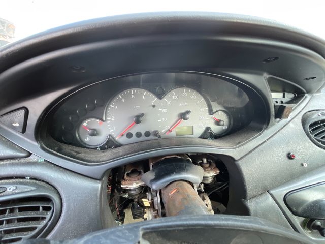 bontott FORD FOCUS I Csomagtérajtó Burkolat Alsó