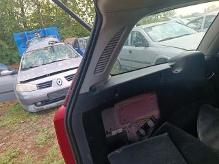 bontott FORD FOCUS I Csomagtérajtó Burkolat Felső