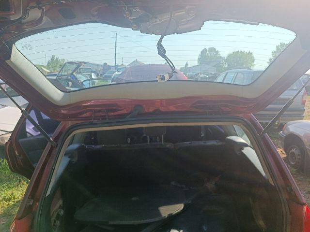 bontott FORD FOCUS I Csomagtérajtó Burkolat Felső