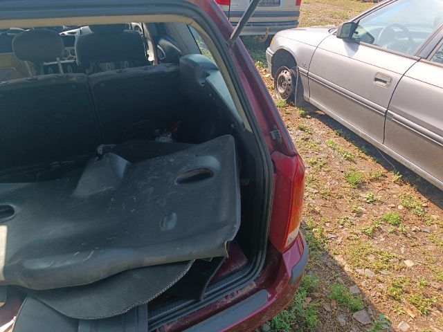 bontott FORD FOCUS I Csomagtérajtó Gumikéder