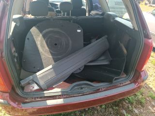 bontott FORD FOCUS I Csomagtérajtó Gumikéder