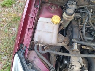 bontott FORD FOCUS I Csomagtérajtó Gumikéder