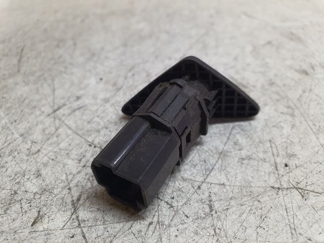 bontott FORD FOCUS I Csomagtérajtó Kapcsoló