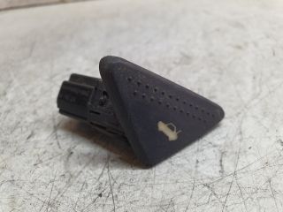 bontott FORD FOCUS I Csomagtérajtó Kapcsoló