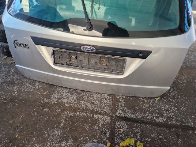 bontott FORD FOCUS I Csomagtérajtó (Részeivel)